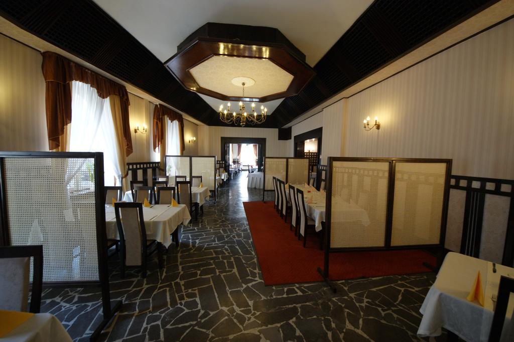 Hotel Staromiejski 斯武普斯克 外观 照片