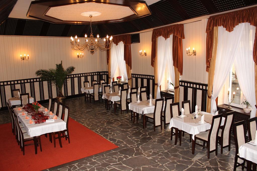 Hotel Staromiejski 斯武普斯克 外观 照片
