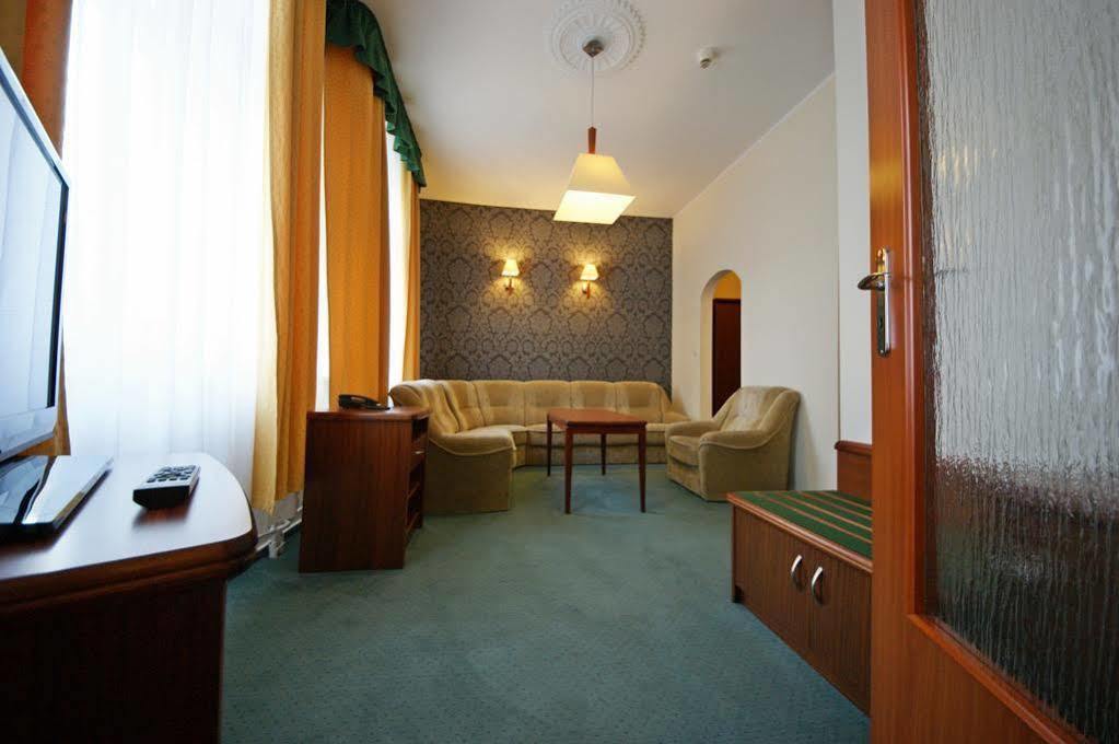 Hotel Staromiejski 斯武普斯克 外观 照片
